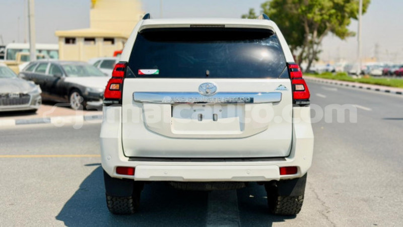 Big with watermark toyota land cruiser prado clarendon import dubai 5481