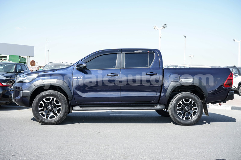 Big with watermark toyota hilux clarendon import dubai 5483