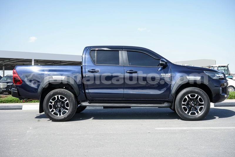 Big with watermark toyota hilux clarendon import dubai 5483