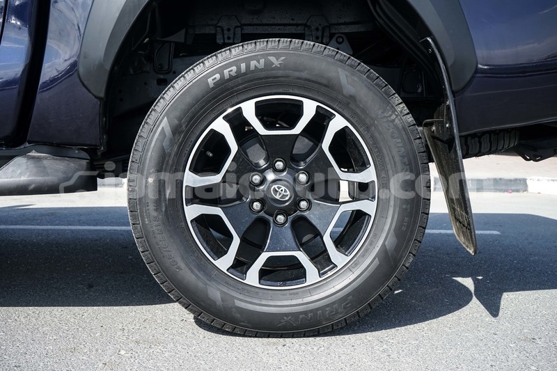 Big with watermark toyota hilux clarendon import dubai 5483