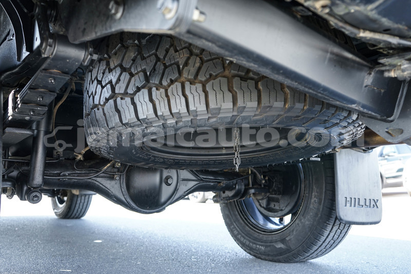 Big with watermark toyota hilux clarendon import dubai 5483