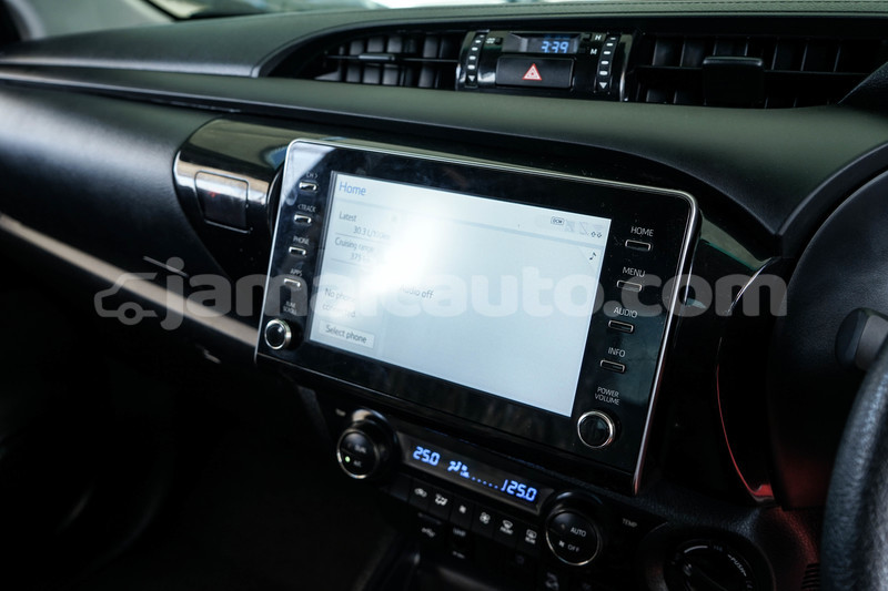 Big with watermark toyota hilux clarendon import dubai 5483