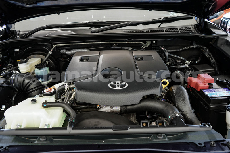 Big with watermark toyota hilux clarendon import dubai 5483