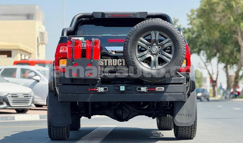 Big with watermark toyota hilux clarendon import dubai 5490