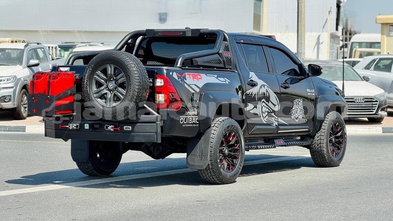 Big with watermark toyota hilux clarendon import dubai 5490