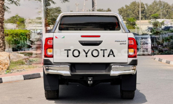 Buy Used Toyota Hilux White Car in Import - Dubai in Clarendon Buy Used Toyota Hilux White Car in Import - Dubai in Clarendon