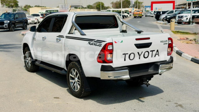 Big with watermark toyota hilux clarendon import dubai 5493