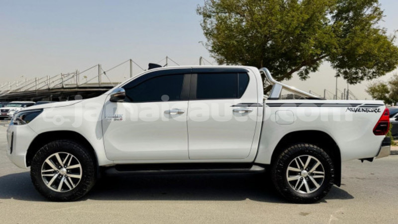 Big with watermark toyota hilux clarendon import dubai 5493
