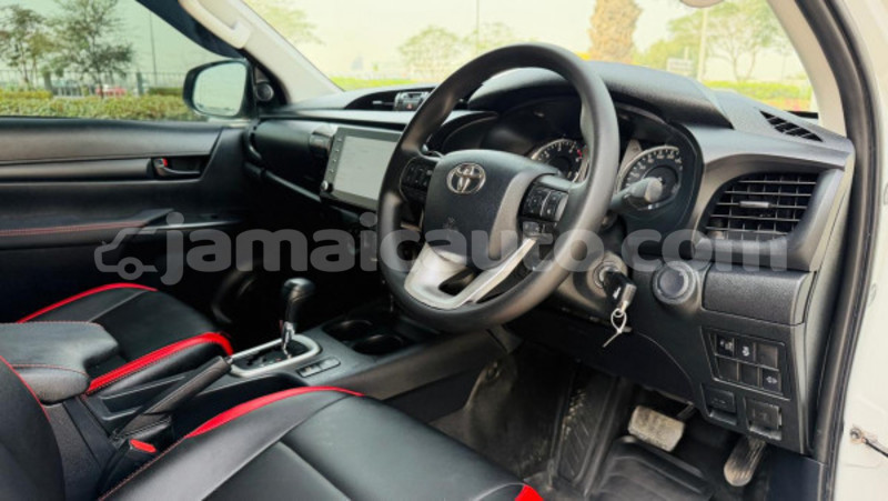 Big with watermark toyota hilux clarendon import dubai 5493