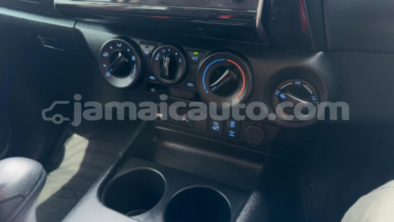 Big with watermark toyota hilux clarendon import dubai 5493