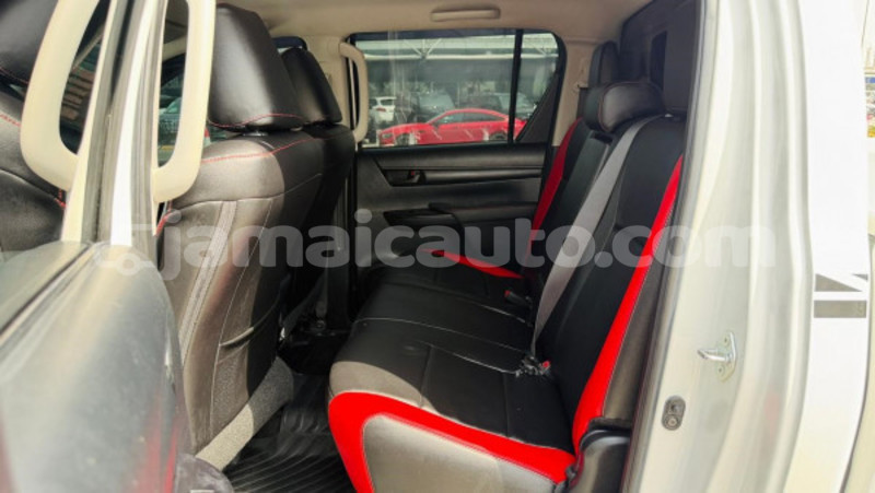 Big with watermark toyota hilux clarendon import dubai 5493