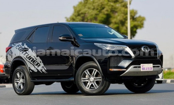 Buy Used Toyota Fortuner Black Car in Import - Dubai in Clarendon