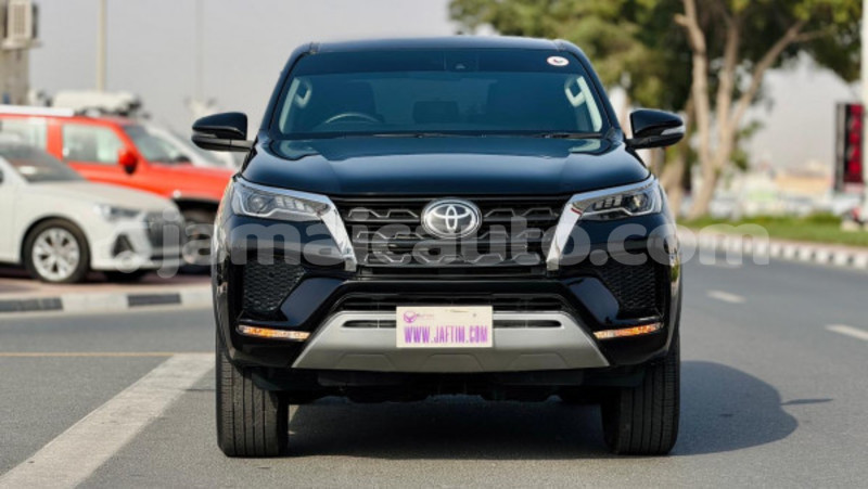 Big with watermark toyota fortuner clarendon import dubai 5494