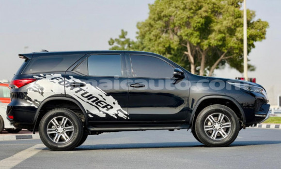 Buy Used Toyota Fortuner Black Car in Import - Dubai in Clarendon Buy Used Toyota Fortuner Black Car in Import - Dubai in Clarendon