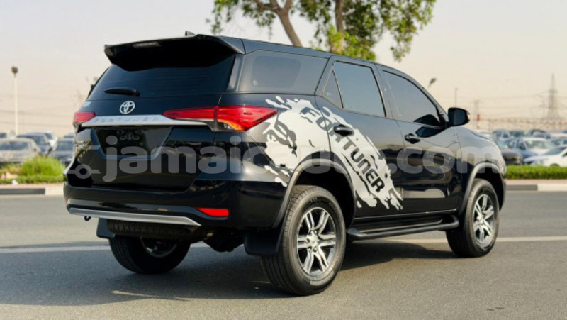 Big with watermark toyota fortuner clarendon import dubai 5494