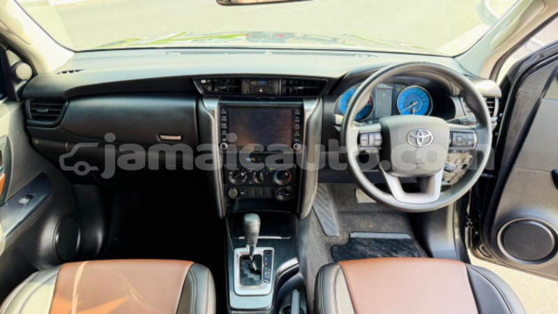 Big with watermark toyota fortuner clarendon import dubai 5494