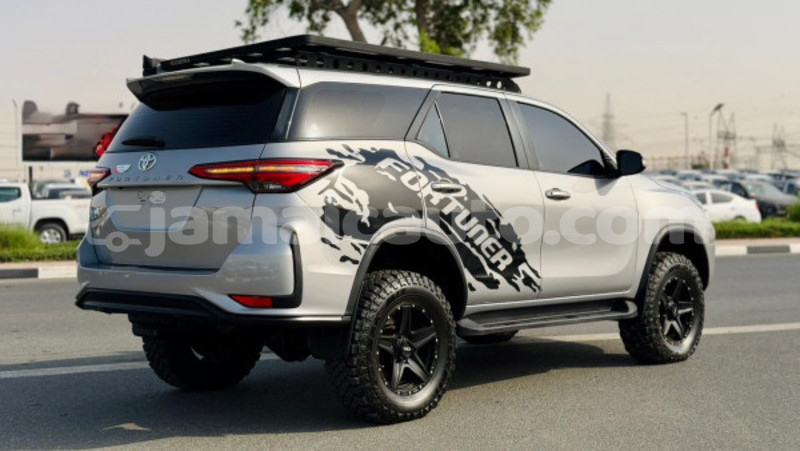 Big with watermark toyota fortuner clarendon import dubai 5495