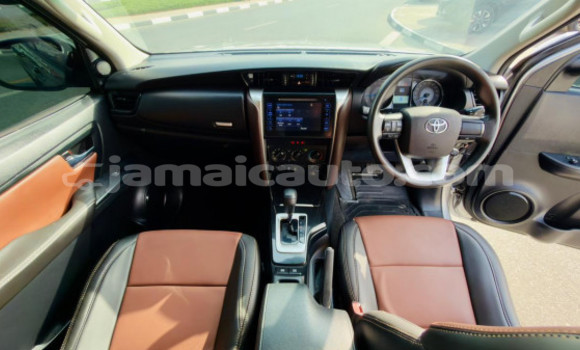 Buy Used Toyota Fortuner Silver Car in Import - Dubai in Clarendon Buy Used Toyota Fortuner Silver Car in Import - Dubai in Clarendon