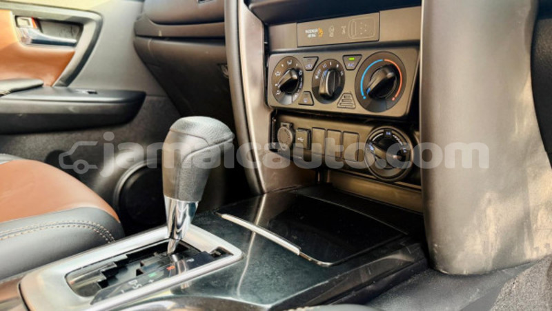 Big with watermark toyota fortuner clarendon import dubai 5495