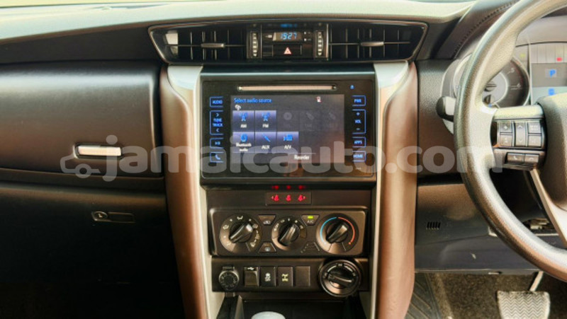 Big with watermark toyota fortuner clarendon import dubai 5495