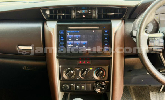 Buy Used Toyota Fortuner Silver Car in Import - Dubai in Clarendon Buy Used Toyota Fortuner Silver Car in Import - Dubai in Clarendon