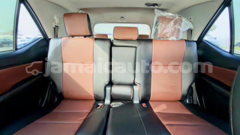 Big with watermark toyota fortuner clarendon import dubai 5495