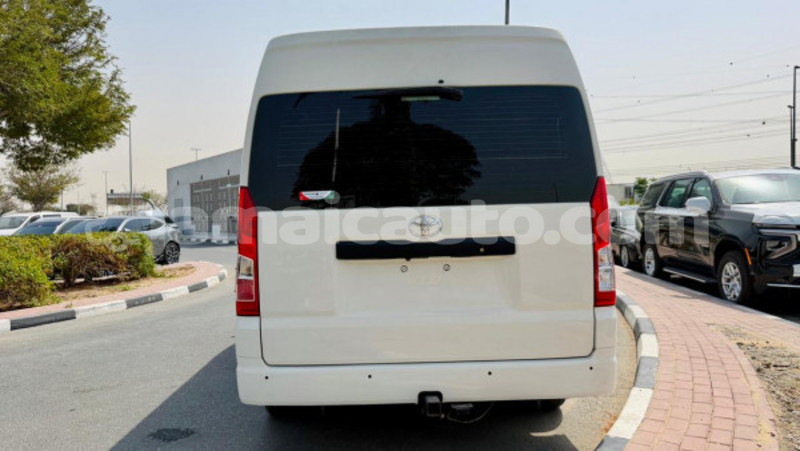 Big with watermark toyota hiace clarendon import dubai 5496