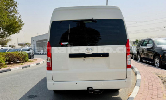 Buy Used Toyota Hiace White Car in Import - Dubai in Clarendon Buy Used Toyota Hiace White Car in Import - Dubai in Clarendon