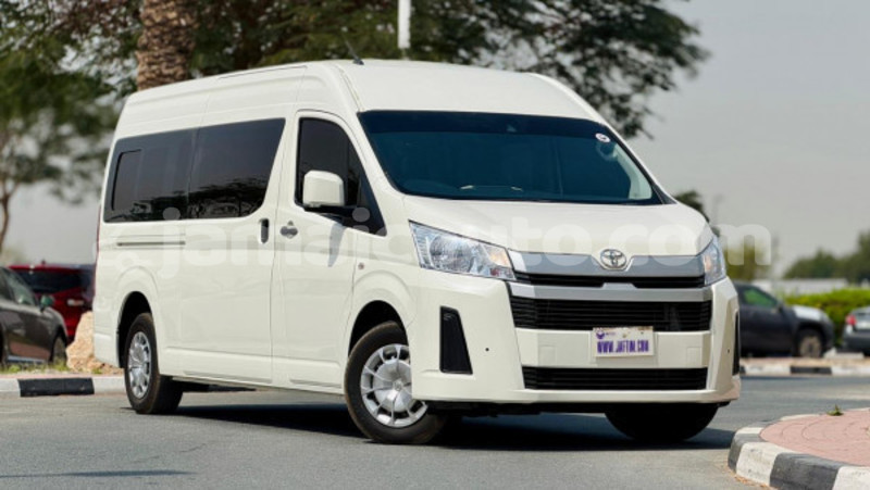 Big with watermark toyota hiace clarendon import dubai 5496