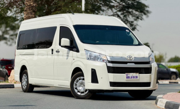 Buy Used Toyota Hiace White Car in Import - Dubai in Clarendon Buy Used Toyota Hiace White Car in Import - Dubai in Clarendon