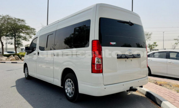 Buy Used Toyota Hiace White Car in Import - Dubai in Clarendon Buy Used Toyota Hiace White Car in Import - Dubai in Clarendon