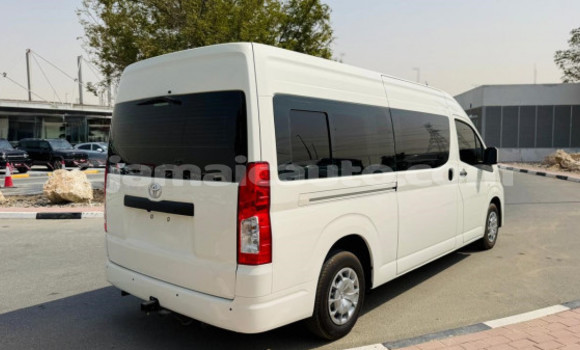 Buy Used Toyota Hiace White Car in Import - Dubai in Clarendon Buy Used Toyota Hiace White Car in Import - Dubai in Clarendon