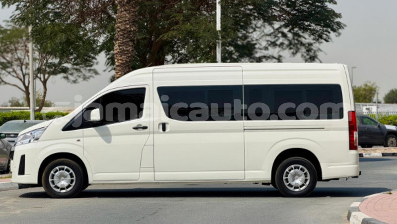 Big with watermark toyota hiace clarendon import dubai 5496