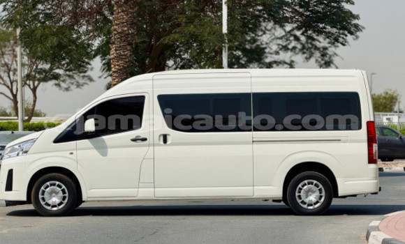 Buy Used Toyota Hiace White Car in Import - Dubai in Clarendon Buy Used Toyota Hiace White Car in Import - Dubai in Clarendon