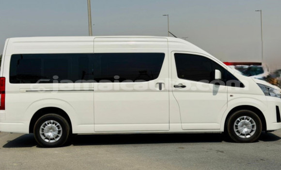 Buy Used Toyota Hiace White Car in Import - Dubai in Clarendon Buy Used Toyota Hiace White Car in Import - Dubai in Clarendon