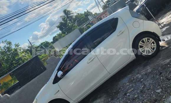 Buy Used Toyota Aqua White Car in Port Antonio in Portland Buy Used Toyota Aqua White Car in Port Antonio in Portland