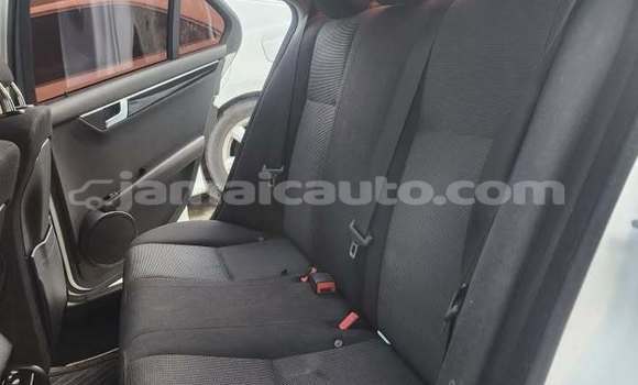 Buy Used Mercedes-Benz C–Class White Car in May Pen in Clarendon Buy Used Mercedes-Benz C–Class White Car in May Pen in Clarendon