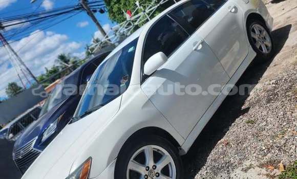 Buy Used Toyota Camry White Car in May Pen in Clarendon Buy Used Toyota Camry White Car in May Pen in Clarendon
