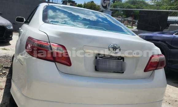 Buy Used Toyota Camry White Car in May Pen in Clarendon Buy Used Toyota Camry White Car in May Pen in Clarendon