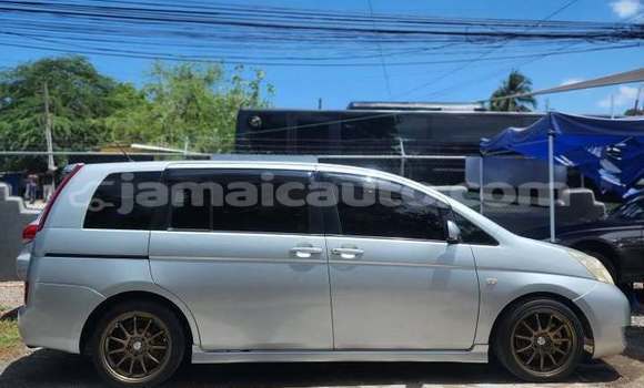 Buy Used Toyota ISis Blue Car in Port Antonio in Portland Buy Used Toyota ISis Blue Car in Port Antonio in Portland