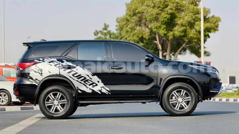 Big with watermark toyota fortuner clarendon import dubai 5553