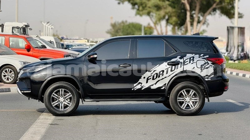 Big with watermark toyota fortuner clarendon import dubai 5553