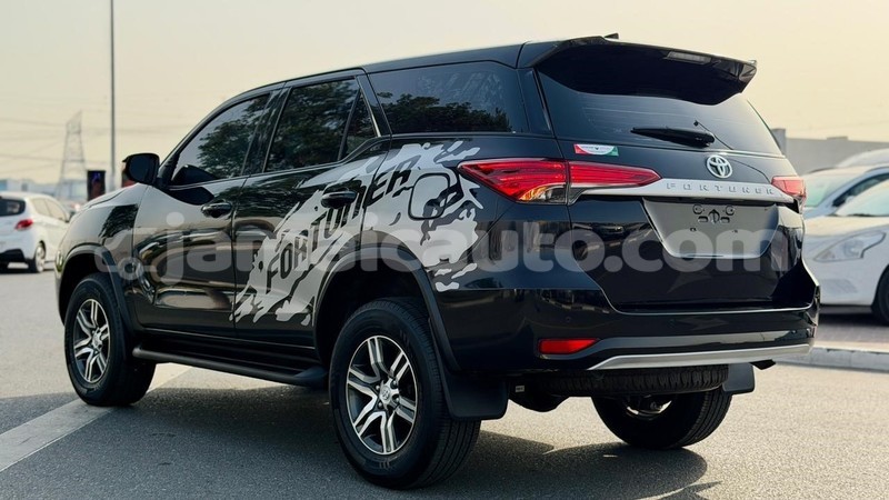 Big with watermark toyota fortuner clarendon import dubai 5553