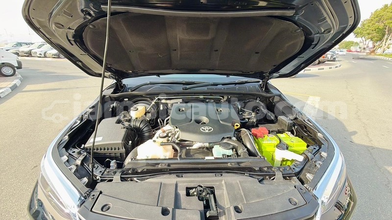 Big with watermark toyota fortuner clarendon import dubai 5553