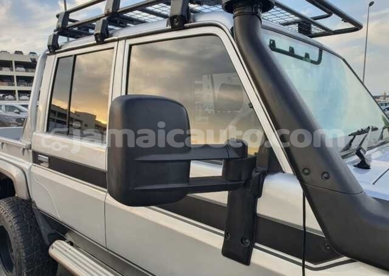 Big with watermark toyota land cruiser kingston kingston 5559