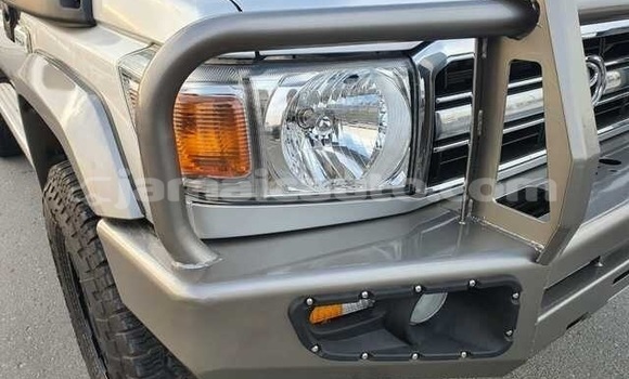 Buy Used Toyota Land Cruiser Silver Car in Kingston in Kingston Buy Used Toyota Land Cruiser Silver Car in Kingston in Kingston