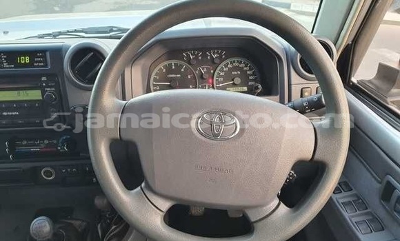 Buy Used Toyota Land Cruiser Silver Car in Kingston in Kingston Buy Used Toyota Land Cruiser Silver Car in Kingston in Kingston