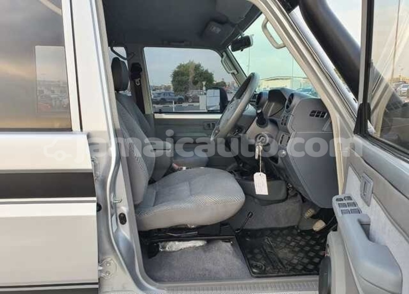 Big with watermark toyota land cruiser kingston kingston 5559