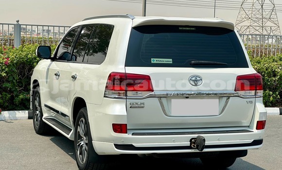 Buy Used Toyota Land Cruiser White Car in Albert Town in Trelawney Buy Used Toyota Land Cruiser White Car in Albert Town in Trelawney