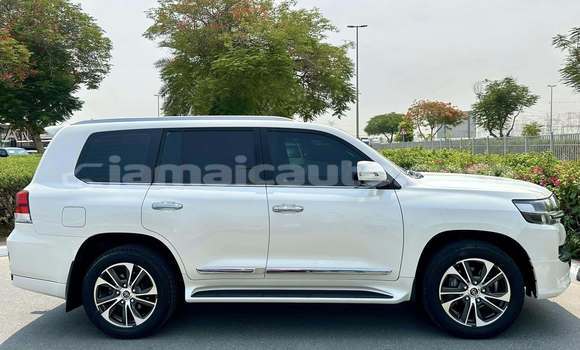 Buy Used Toyota Land Cruiser White Car in Albert Town in Trelawney Buy Used Toyota Land Cruiser White Car in Albert Town in Trelawney